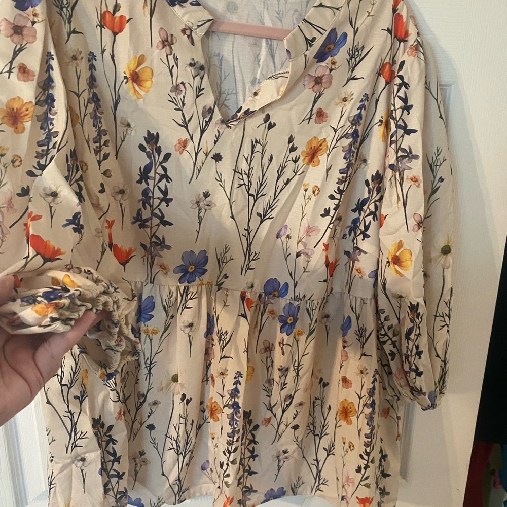 Boho Floral Print Ladies Blouse NWOT (inv# 141) - Picture 3 of 6